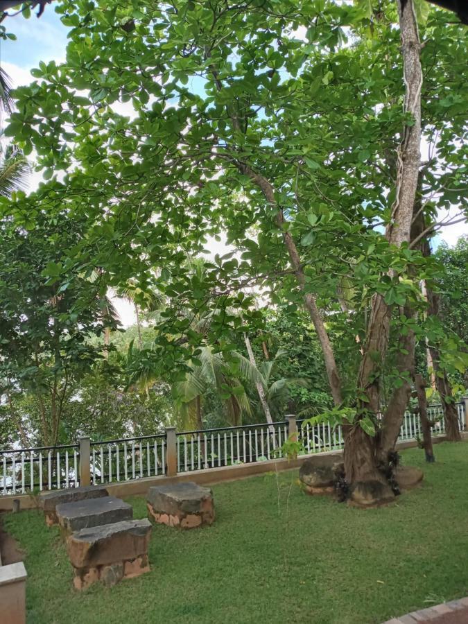 วิลลา เบิร์ดเล้ค Hotel ฮิกคาดูวา ภายนอก รูปภาพ